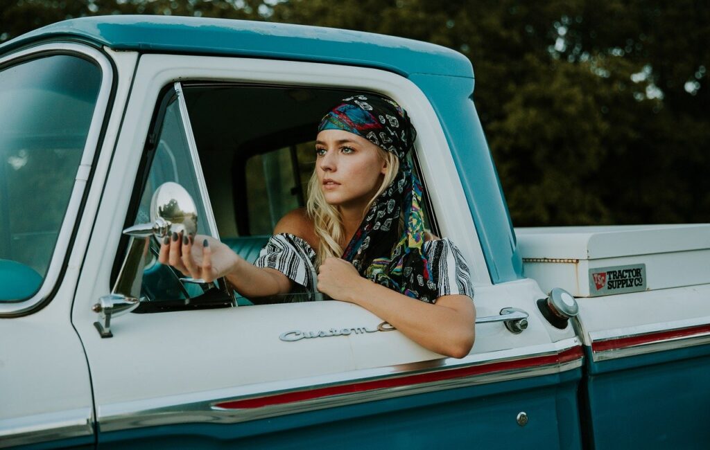 Comment porter son foulard pour être à la mode ?